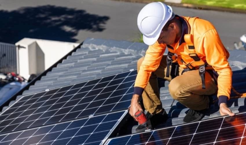Giá điện sinh hoạt tăng thêm 4,8% từ ngày hôm nay